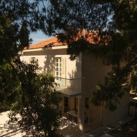Linda Villa Split