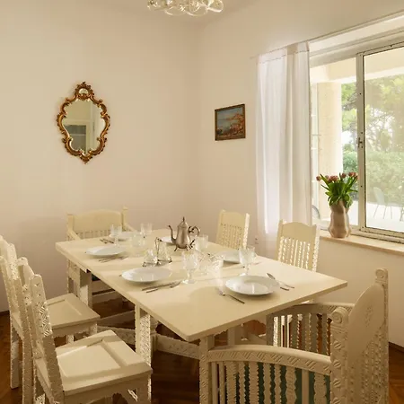 Villa Linda *